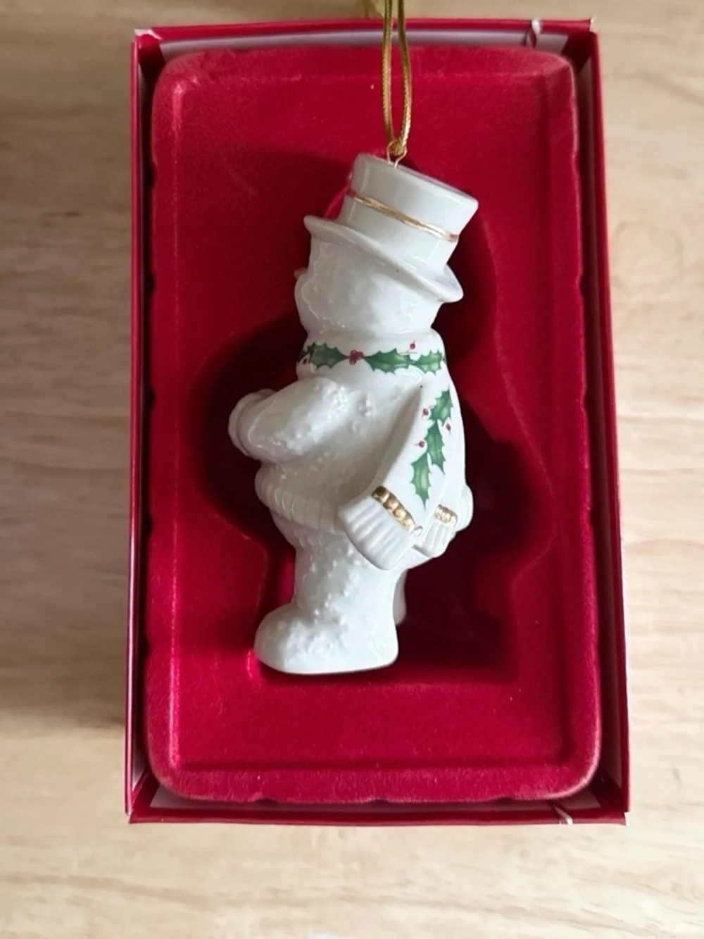 Lenox Holiday Snowman Holding Wreath Fine China Christmas 3” Inch Ornament NIB